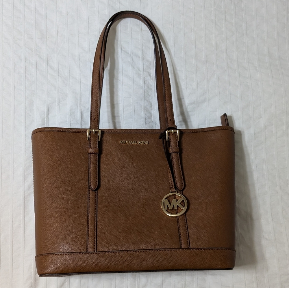 Michael Kors Jet Set Saffiano Leather tote